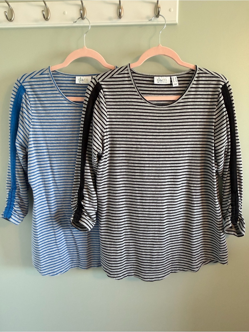 d&Co active (Denim & Co) Striped Scoop Neck Tops - Black/Gray & Blue/Gray